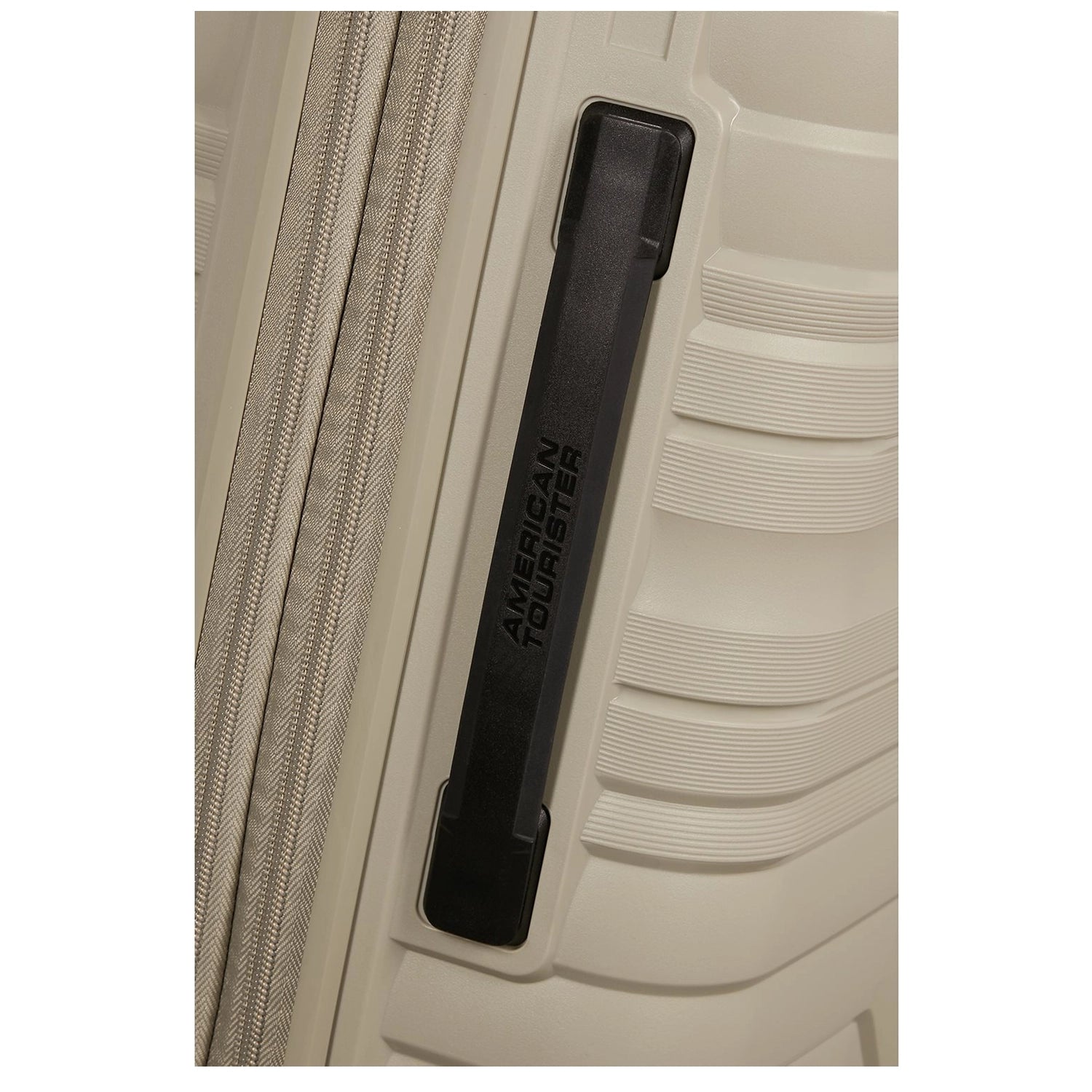 American Tourister Flytwist Spinner 78CM Sandstone