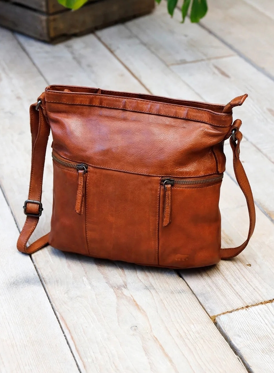 Bear Design schoudertas Chessi CL35556 Cognac