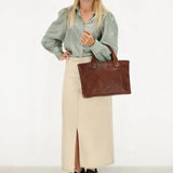 Hide & Stitches Schoudertas Discover 17773 Bruin