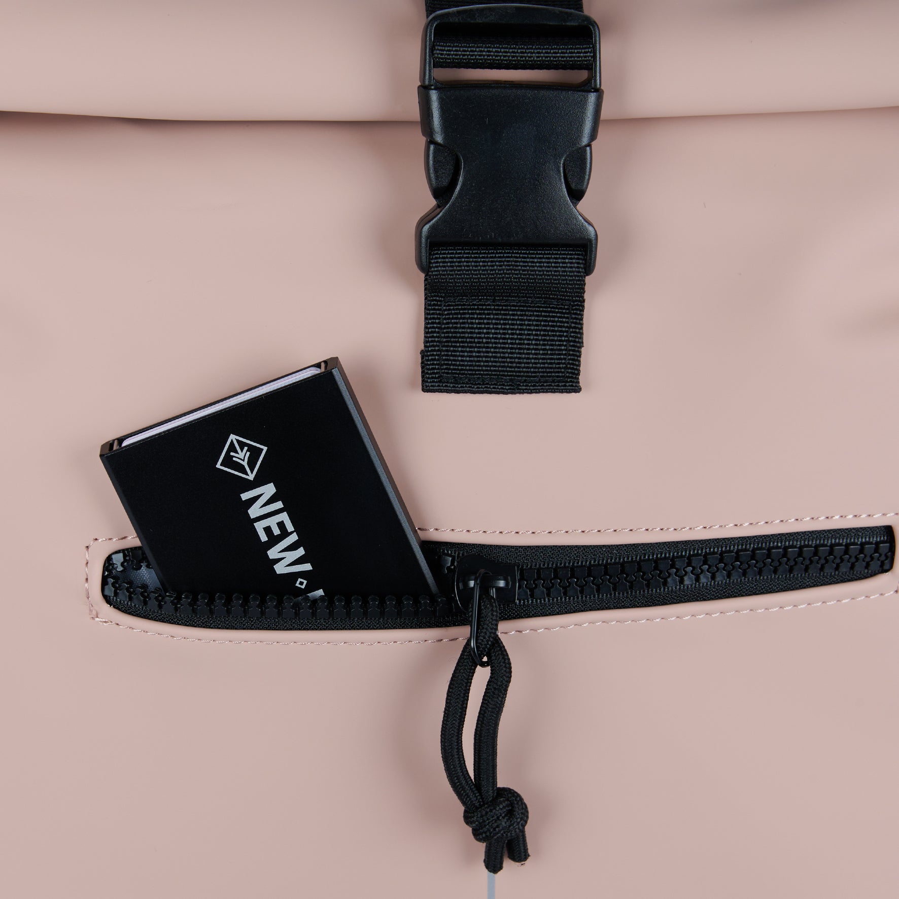 Mart Old Pink Waterproof Rolltop Rugzak 15"