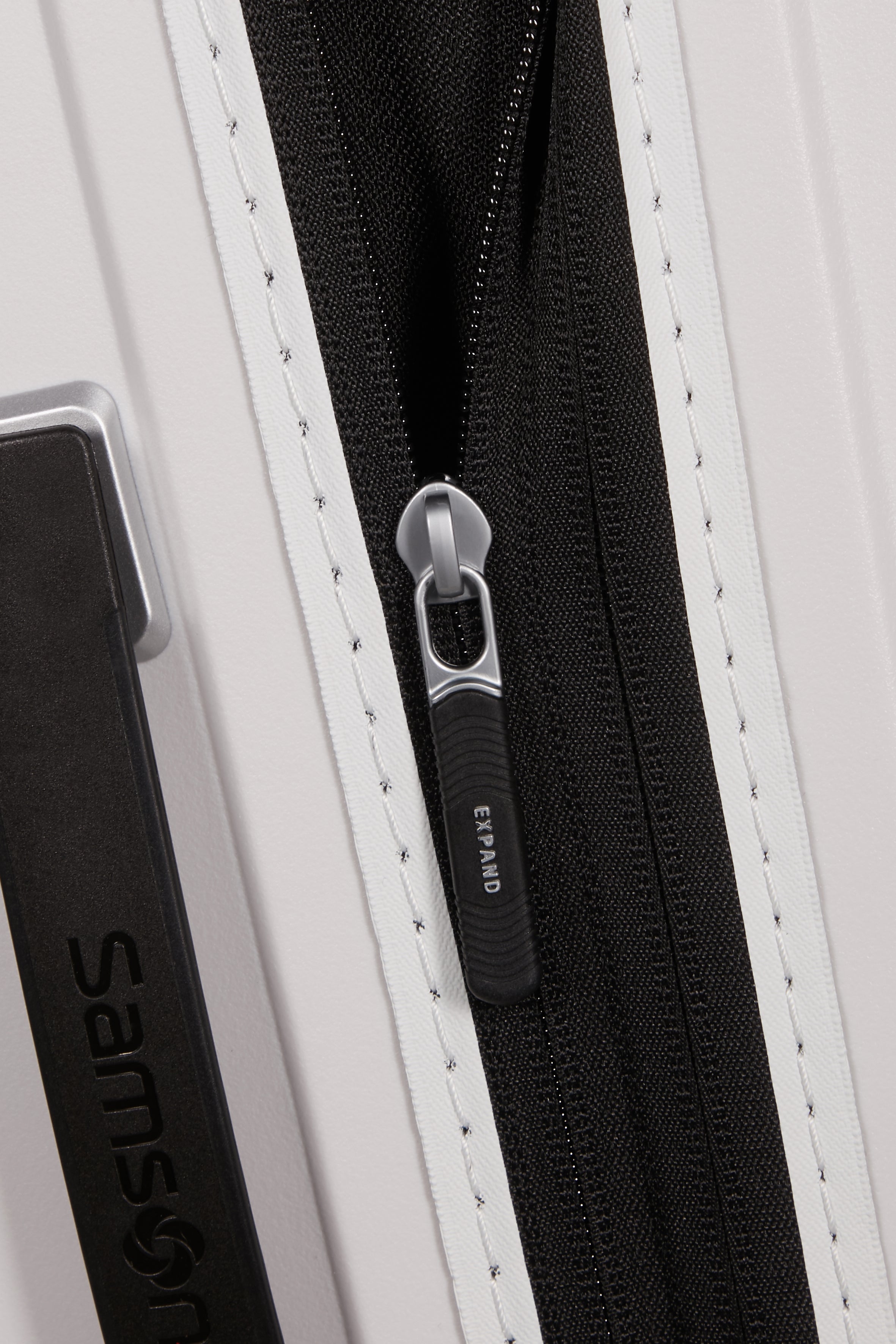 Samsonite Upscape Cloud White Spinner 55CM