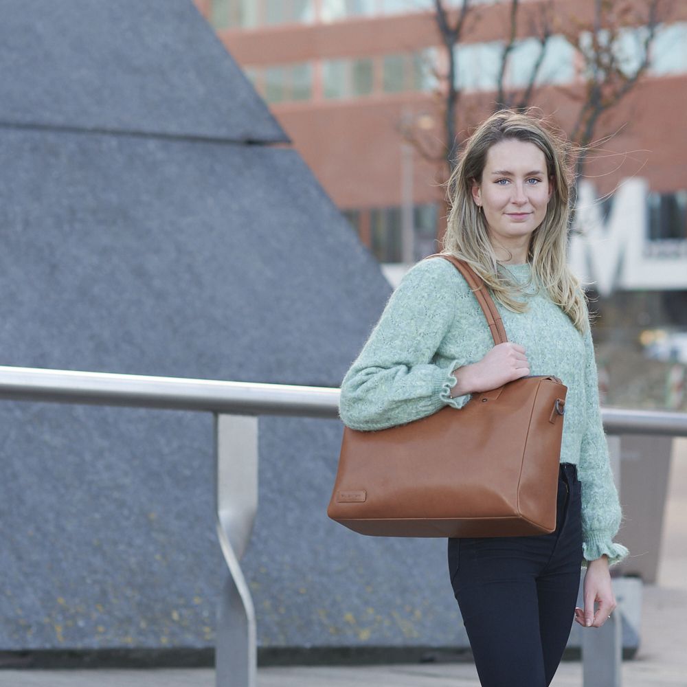 Plevier Copal 355-3 Cognac 17.3 Inch