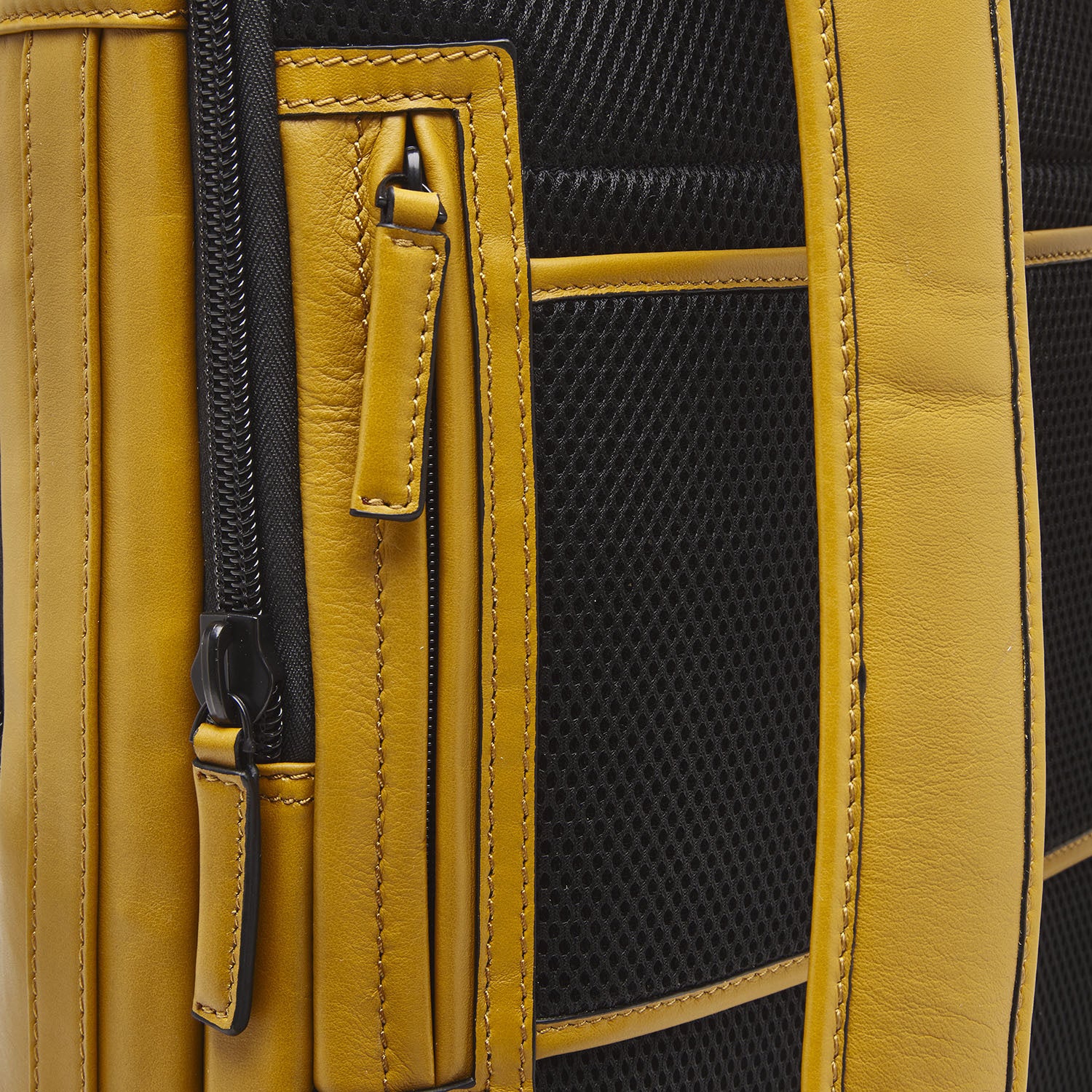 Castelijn en Beerens Nappa X Victor Laptoprugtas15.6" RFID Geel