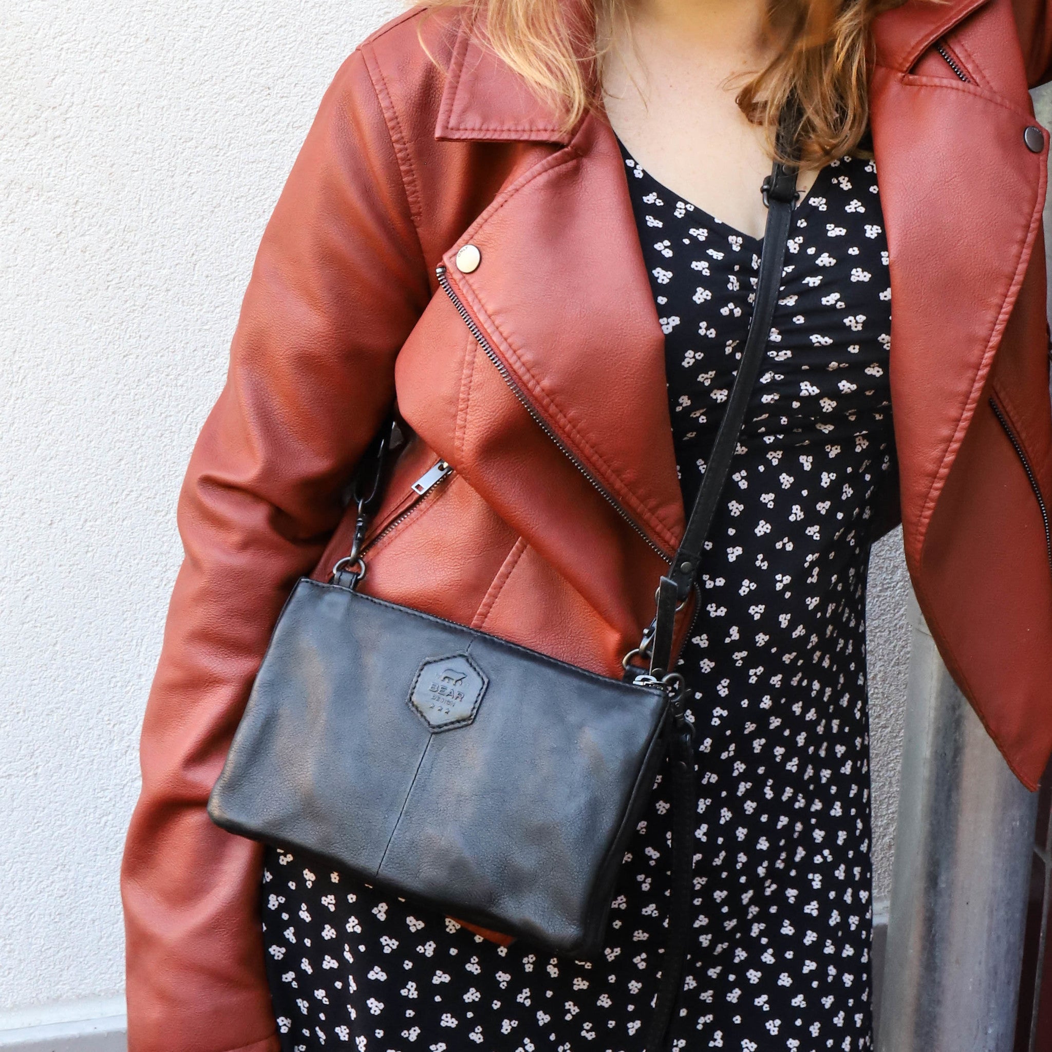 Bear Design CP1119 Schoudertasje Uma Zwart